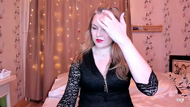 omgthatmature online show from May 28, 1:41 pm