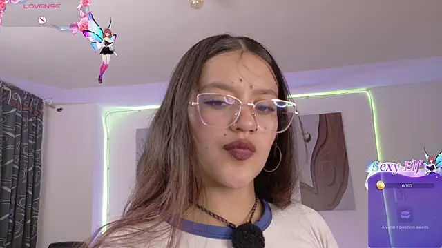Snapshot of helen_diazz chatting on June 7, 3:54 am helen diazz online show from June 7, 3:54 am