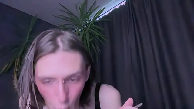 Niky Long online show from June 7, 11:25 am