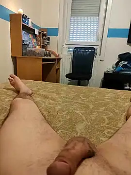 Snapshot of Loulou06123 chatting on May 3, 1:39 pm Loulou06123 online show from May 3, 1:39 pm