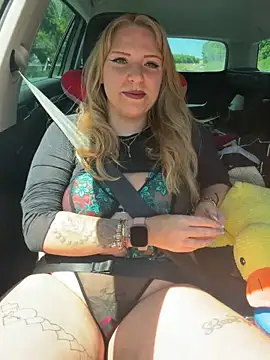 Snapshot of Tiffy_Rosee chatting on May 25, 10:10 am Tiffy Rosee online show from May 25, 10:10 am