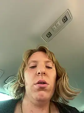 Snapshot of Tiffy_Rosee chatting on August 2, 1:20 pm Tiffy Rosee online show from August 2, 1:20 pm