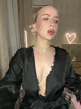 AlisaPearl online show from June 25, 7:40 pm