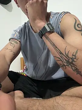 Snapshot of lorvali24 chatting on April 13, 1:44 am lorvali24 online show from April 13, 1:44 am