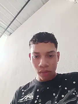 curious straight guy online show from June 14, 8:33 pm