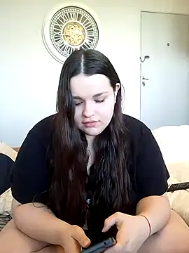 Snapshot of estrell4 chatting on August 6, 1:57 pm estrell4 online show from August 6, 1:57 pm