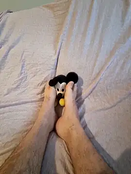 Snapshot of bossFeet chatting on April 13, 9:26 am bossFeet online show from April 13, 9:26 am