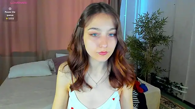 Snapshot of alis_tauber chatting on April 19, 9:19 am alis tauber online show from April 19, 9:19 am