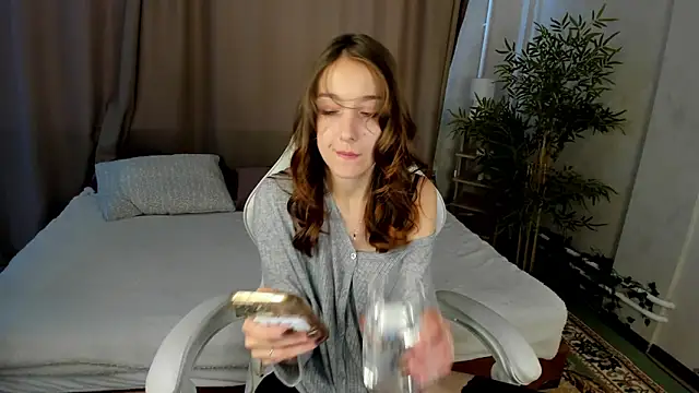 Snapshot of alis_tauber chatting on June 20, 9:23 am alis tauber online show from June 20, 9:23 am