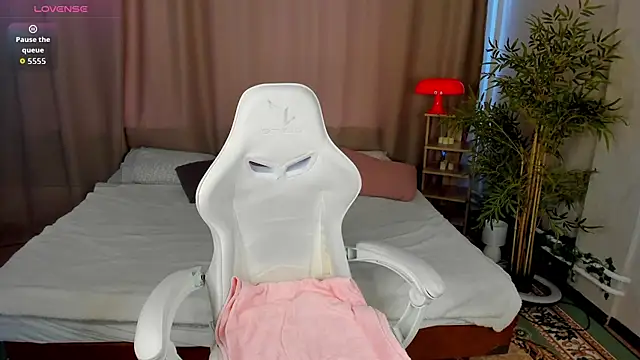 Snapshot of alis_tauber chatting on July 16, 9:26 am alis tauber online show from July 16, 9:26 am