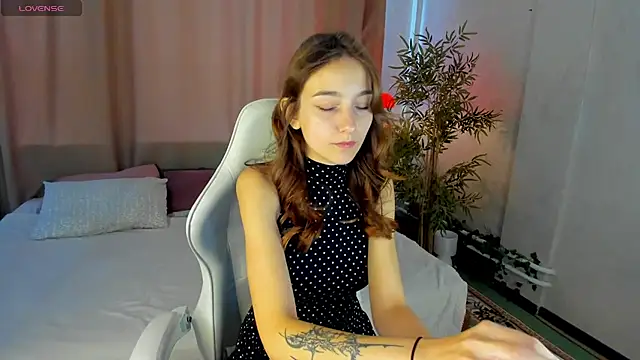Snapshot of alis_tauber chatting on July 27, 9:16 am alis tauber online show from July 27, 9:16 am