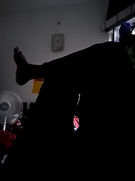 Snapshot of sk022 chatting on April 16, 12:33 am sk022 online show from April 16, 12:33 am