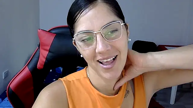 Snapshot of Bandida553 chatting on June 4, 4:46 pm Bandida553 online show from June 4, 4:46 pm