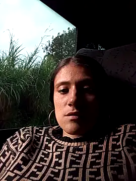 Snapshot of JohanitaRex2 chatting on April 15, 9:37 pm JohanitaRex2 online show from April 15, 9:37 pm