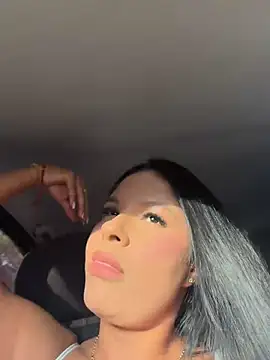 Snapshot of Elara_Luxe chatting on June 29, 10:10 pm Elara Luxe online show from June 29, 10:10 pm