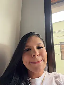 Snapshot of Elara_Luxe chatting on July 1, 9:36 pm Elara Luxe online show from July 1, 9:36 pm