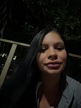 Snapshot of Elara_Luxe chatting on July 9, 11:53 pm Elara Luxe online show from July 9, 11:53 pm