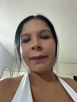 Snapshot of Elara_Luxe chatting on July 11, 12:24 am Elara Luxe online show from July 11, 12:24 am