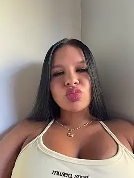 Snapshot of Elara_Luxe chatting on July 14, 9:20 pm Elara Luxe online show from July 14, 9:20 pm