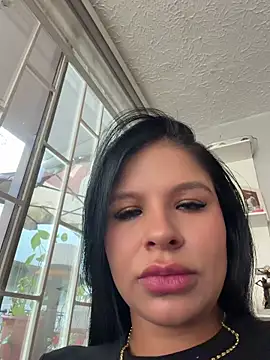 Snapshot of Elara_Luxe chatting on July 16, 9:43 pm Elara Luxe online show from July 16, 9:43 pm