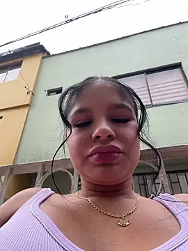 Snapshot of Elara_Luxe chatting on July 22, 10:45 pm Elara Luxe online show from July 22, 10:45 pm