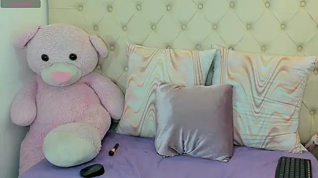 Snapshot of bellota_hill chatting on June 16, 10:56 pm bellota hill online show from June 16, 10:56 pm