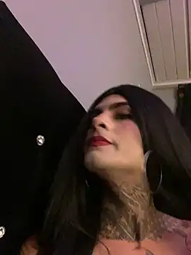 Snapshot of valen_lewiiz chatting on May 21, 4:19 am valen lewiiz online show from May 21, 4:19 am