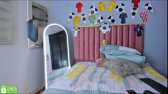 butterflydoll  online show from July 15, 6:24 pm