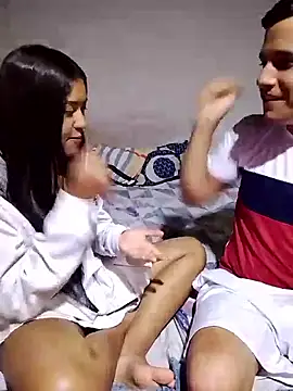 Snapshot of daybich chatting on April 15, 3:02 am daybich online show from April 15, 3:02 am