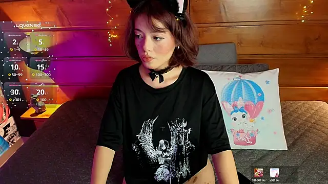 lily reeds online show from July 25, 8:06 pm