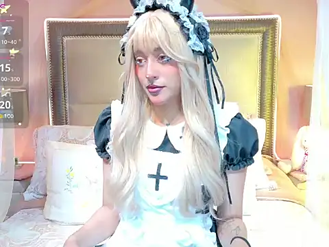 VaLuu   online show from June 2, 1:02 pm