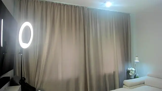 RenateVashaw online show from July 28, 6:42 am