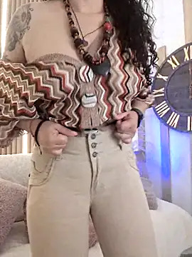 Snapshot of Velvet_Curly chatting on June 6, 12:32 pm Velvet Curly online show from June 6, 12:32 pm