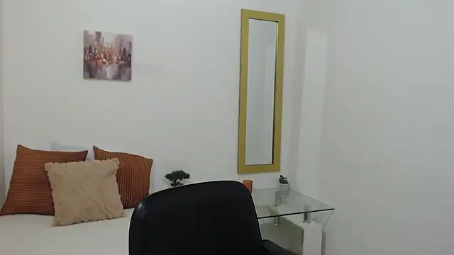 Snapshot of Georgina_DelaCruz chatting on April 15, 2:35 pm Georgina DelaCruz online show from April 15, 2:35 pm