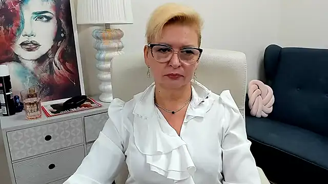 luna xfantasy online show from July 24, 6:33 am