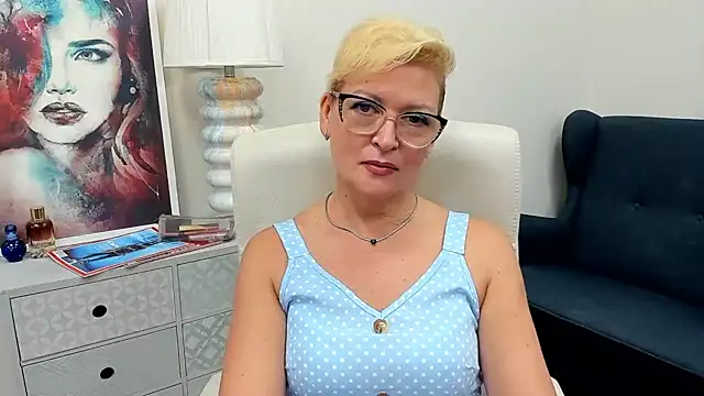 luna xfantasy online show from August 6, 6:37 am