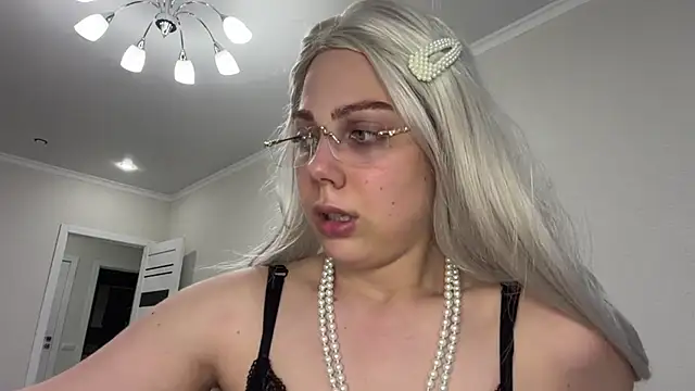 SavageSigh online show from June 16, 4:53 pm