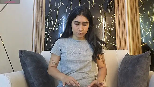 Snapshot of Julianas_pm chatting on April 15, 5:31 pm Julianas pm online show from April 15, 5:31 pm