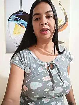 Silvana2927 online show from July 22, 9:23 am
