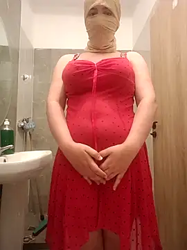 Sarah Dalouaa online show from April 21, 3:28 pm