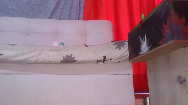 Snapshot of Ixchel66 chatting on June 6, 9:52 pm Ixchel66 online show from June 6, 9:52 pm