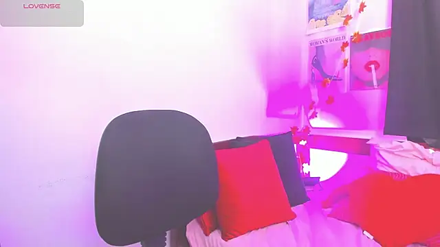 DaniellaGiraldo online show from May 7, 1:49 pm