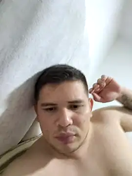 Snapshot of ian_charmboy chatting on April 14, 7:03 am ian charmboy online show from April 14, 7:03 am