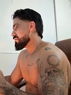 Snapshot of Ryan_Black3 chatting on April 15, 11:49 pm Ryan Black3 online show from April 15, 11:49 pm