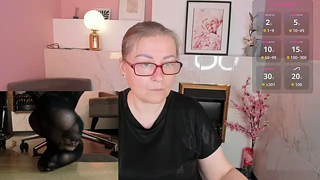 Alexandra Kind online show from June 6, 8:46 pm