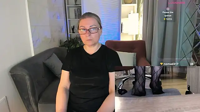 Alexandra Kind online show from June 8, 1:28 am