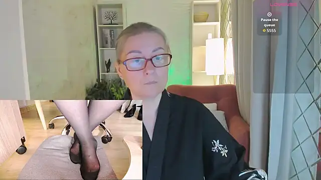 Snapshot of Alexandra_Kind chatting on June 28, 8:48 pm Alexandra Kind online show from June 28, 8:48 pm