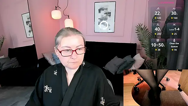 Snapshot of Alexandra_Kind chatting on July 10, 8:55 pm Alexandra Kind online show from July 10, 8:55 pm