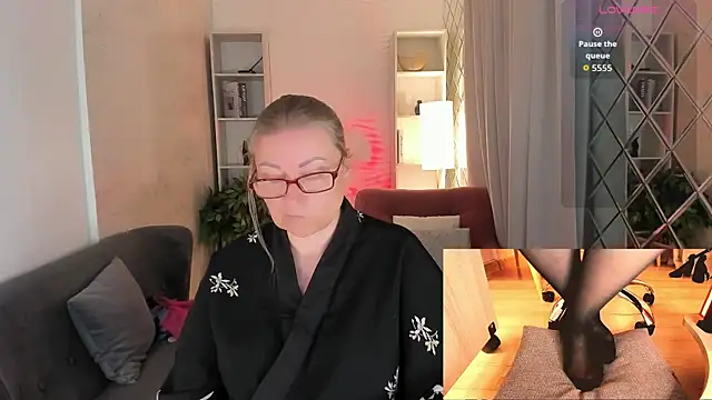 Snapshot of Alexandra_Kind chatting on July 12, 11:07 pm Alexandra Kind online show from July 12, 11:07 pm