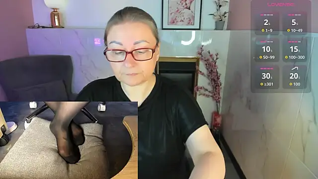 Snapshot of Alexandra_Kind chatting on July 28, 8:45 pm Alexandra Kind online show from July 28, 8:45 pm